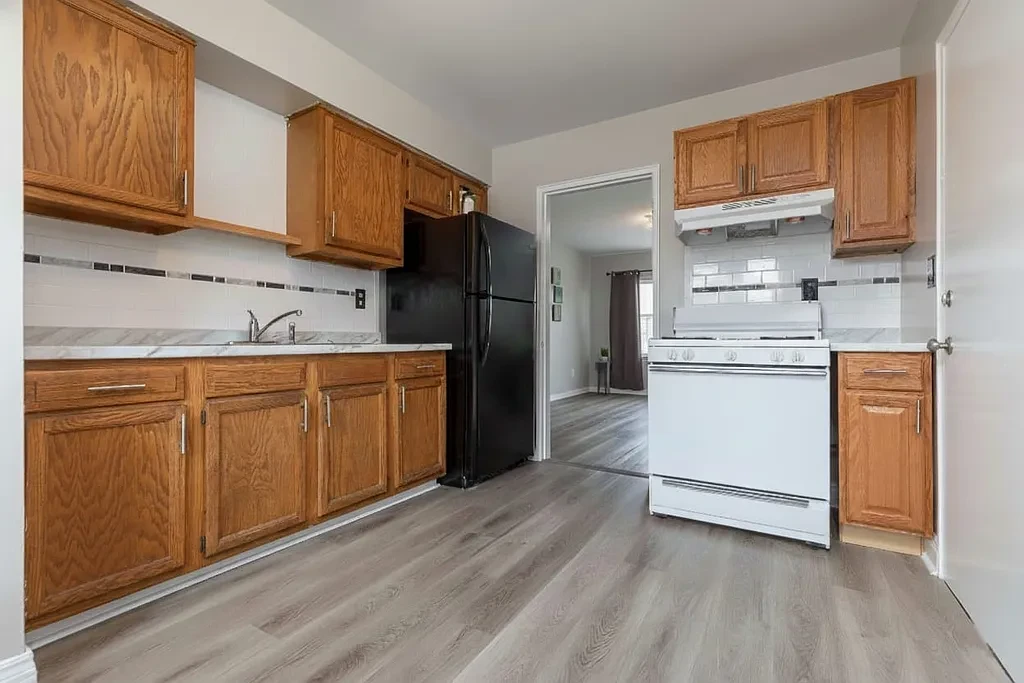 4600 SOUTHERN PKWY - F1