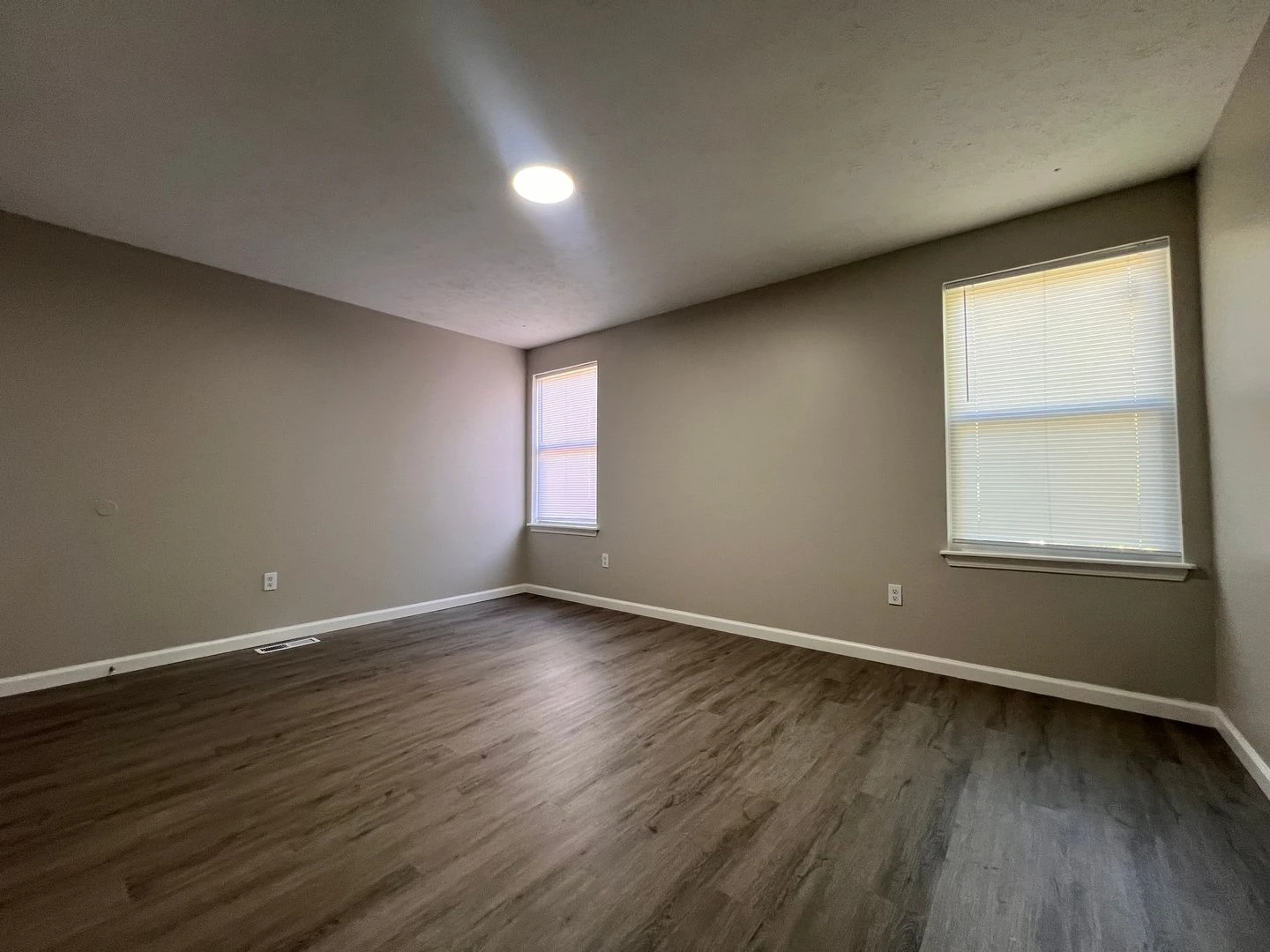 2817 Greenwood Ave #2