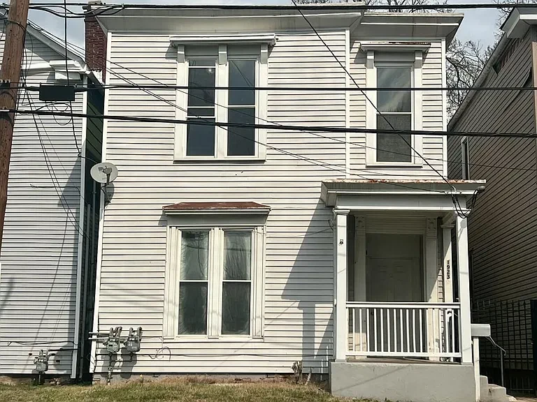 1923 Bank St. Bottom Unit #2