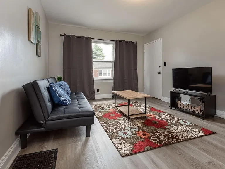 4600 Southern Pkwy E1, Louisville, KY 40214