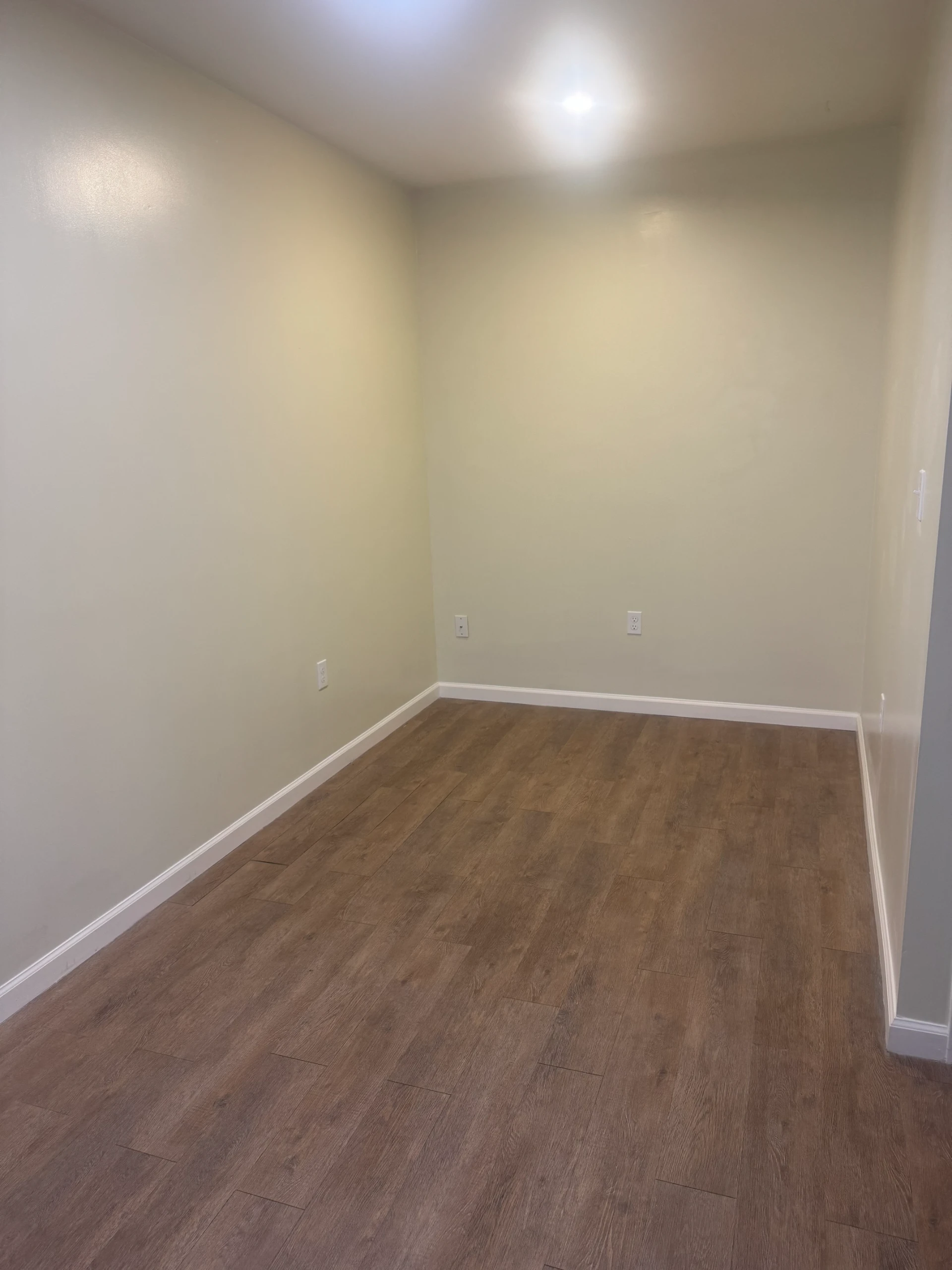 2736 VIRGINIA - all utilities included